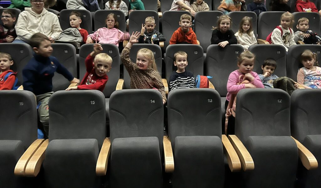 Wyjście do teatru i warsztaty bożonarodzeniowe