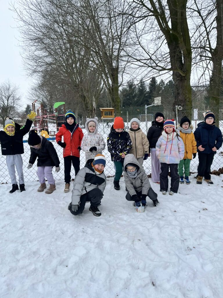 Zabawy na świeżym powietrzu:)
