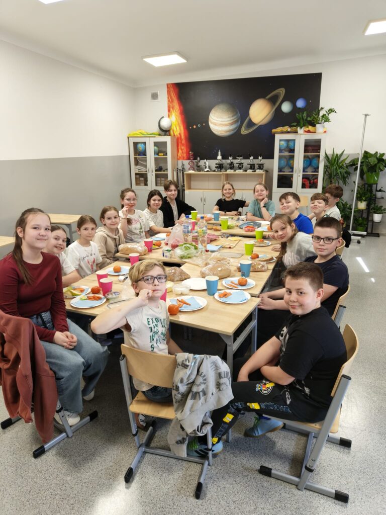 Edukacja zdrowotna w działaniu: uczymy się robić wartościowe śniadania