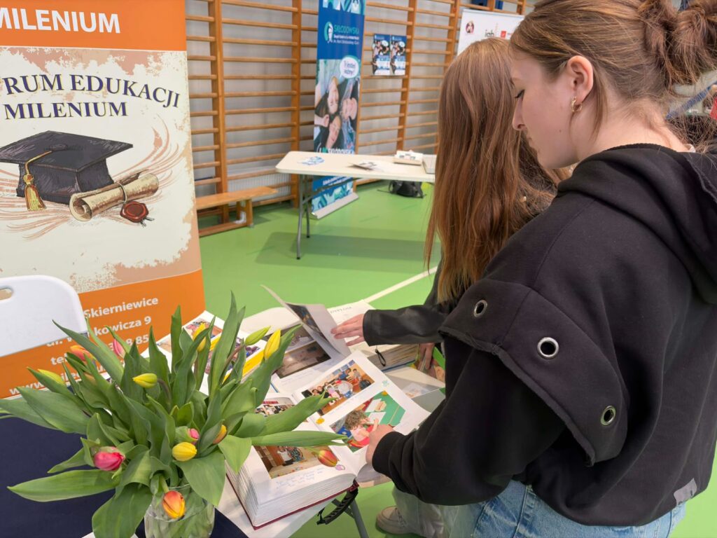 Udział uczniów klasy 8 w Targach Edukacyjnych