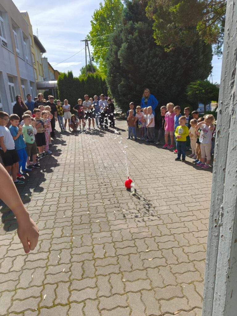 🎉 Dzień Chemika w naszej szkole! 🧪